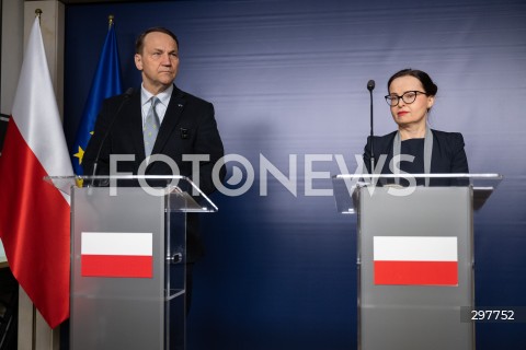 06.05.2025 WARSZAWA<br />
KONFERENCJA PRASOWA RADOSLAWA SIKORSKIEGO<br />
N/Z RADOSLAW SIKORSKI JUSTYNA CHRZANOWSKA<br />
FOT. MARCIN BANASZKIEWICZ/FOTONEWS  