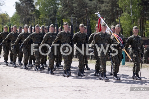  08.05.2025 WARSZAWA<br />
UROCZYSTY APEL Z OKAZJI NARODOWEGO DNIA ZWYCIESTWA W 1 WARSZAWSKIEJ BRYGADZIE PANCERNEJ<br />
N/Z ZOLNIERZE WOJSKA POLSKIEGO<br />
FOT. ANTONI BYSZEWSKI/FOTONEWS 