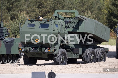  08.05.2025 WARSZAWA<br />
UROCZYSTY APEL Z OKAZJI NARODOWEGO DNIA ZWYCIESTWA W 1 WARSZAWSKIEJ BRYGADZIE PANCERNEJ<br />
N/Z POJAZD WOJSKOWY<br />
FOT. ANTONI BYSZEWSKI/FOTONEWS 