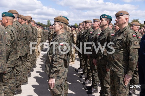  08.05.2025 WARSZAWA<br />
UROCZYSTY APEL Z OKAZJI NARODOWEGO DNIA ZWYCIESTWA W 1 WARSZAWSKIEJ BRYGADZIE PANCERNEJ<br />
N/Z ZOLNIERZE WOJSKA POLSKIEGO<br />
FOT. ANTONI BYSZEWSKI/FOTONEWS 
