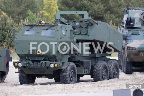  08.05.2025 WARSZAWA<br />
UROCZYSTY APEL Z OKAZJI NARODOWEGO DNIA ZWYCIESTWA W 1 WARSZAWSKIEJ BRYGADZIE PANCERNEJ<br />
N/Z POJAZD WOJSKOWY<br />
FOT. ANTONI BYSZEWSKI/FOTONEWS 