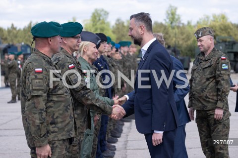  08.05.2025 WARSZAWA<br />
UROCZYSTY APEL Z OKAZJI NARODOWEGO DNIA ZWYCIESTWA W 1 WARSZAWSKIEJ BRYGADZIE PANCERNEJ<br />
N/Z WLADYSLAW KOSINIAK - KAMYSZ<br />
FOT. ANTONI BYSZEWSKI/FOTONEWS 