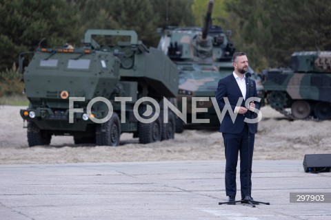  08.05.2025 WARSZAWA<br />
UROCZYSTY APEL Z OKAZJI NARODOWEGO DNIA ZWYCIESTWA W 1 WARSZAWSKIEJ BRYGADZIE PANCERNEJ<br />
N/Z WLADYSLAW KOSINIAK - KAMYSZ<br />
FOT. ANTONI BYSZEWSKI/FOTONEWS 