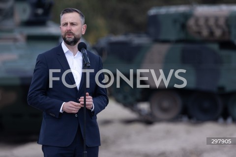  08.05.2025 WARSZAWA<br />
UROCZYSTY APEL Z OKAZJI NARODOWEGO DNIA ZWYCIESTWA W 1 WARSZAWSKIEJ BRYGADZIE PANCERNEJ<br />
N/Z WLADYSLAW KOSINIAK - KAMYSZ<br />
FOT. ANTONI BYSZEWSKI/FOTONEWS 