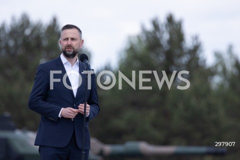  08.05.2025 WARSZAWA<br />
UROCZYSTY APEL Z OKAZJI NARODOWEGO DNIA ZWYCIESTWA W 1 WARSZAWSKIEJ BRYGADZIE PANCERNEJ<br />
N/Z WLADYSLAW KOSINIAK - KAMYSZ<br />
FOT. ANTONI BYSZEWSKI/FOTONEWS 