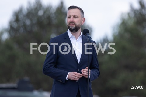  08.05.2025 WARSZAWA<br />
UROCZYSTY APEL Z OKAZJI NARODOWEGO DNIA ZWYCIESTWA W 1 WARSZAWSKIEJ BRYGADZIE PANCERNEJ<br />
N/Z WLADYSLAW KOSINIAK - KAMYSZ<br />
FOT. ANTONI BYSZEWSKI/FOTONEWS 