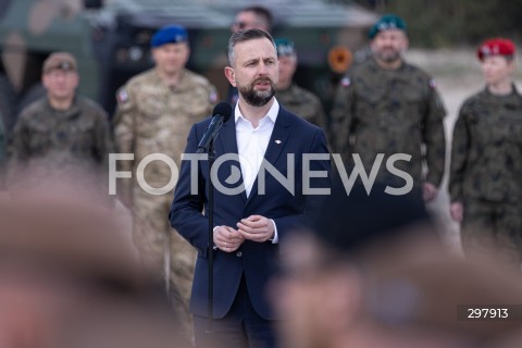  08.05.2025 WARSZAWA<br />
UROCZYSTY APEL Z OKAZJI NARODOWEGO DNIA ZWYCIESTWA W 1 WARSZAWSKIEJ BRYGADZIE PANCERNEJ<br />
N/Z WLADYSLAW KOSINIAK - KAMYSZ<br />
FOT. ANTONI BYSZEWSKI/FOTONEWS 