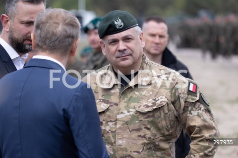  08.05.2025 WARSZAWA<br />
UROCZYSTY APEL Z OKAZJI NARODOWEGO DNIA ZWYCIESTWA W 1 WARSZAWSKIEJ BRYGADZIE PANCERNEJ<br />
N/Z WIESLAW KUKULA<br />
FOT. ANTONI BYSZEWSKI/FOTONEWS 