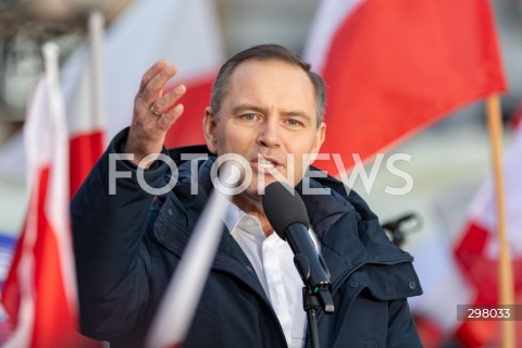  08.05.2025 RZESZOW <br />
SPOTKANIE KANDYDATA NA URZAD PREZYDENTA RP KAROLA NAWROCKIEGO Z MIESZKANCAMI NA RYNKU W RZESZOWIE <br />
N/Z KAROL NAWROCKI <br />
 