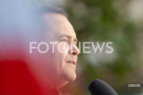  08.05.2025 RZESZOW <br />
SPOTKANIE KANDYDATA NA URZAD PREZYDENTA RP KAROLA NAWROCKIEGO Z MIESZKANCAMI NA RYNKU W RZESZOWIE <br />
N/Z KAROL NAWROCKI <br />
 