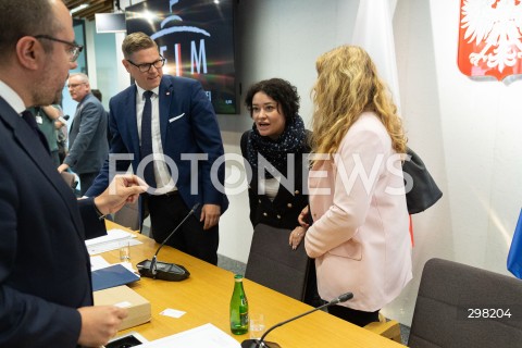  09.05.2025 WARSZAWA<br />
34. POSIEDZENIE SEJMU POSIEDZENIE KOMISJI SPRAWIEDLIWOSCI I PRAW CZLOWIEKA<br />
N/Z ANNA MARIA ZUKOWSKA PATRYK JASKULSKI<br />
FOT. ANTONI BYSZEWSKI/FOTONEWS 