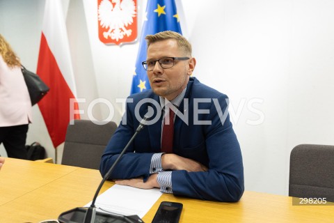  09.05.2025 WARSZAWA<br />
34. POSIEDZENIE SEJMU POSIEDZENIE KOMISJI SPRAWIEDLIWOSCI I PRAW CZLOWIEKA<br />
N/Z MICHAL WOS<br />
FOT. ANTONI BYSZEWSKI/FOTONEWS 