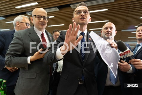  09.05.2025 WARSZAWA<br />
34. POSIEDZENIE SEJMU POSIEDZENIE KOMISJI SPRAWIEDLIWOSCI I PRAW CZLOWIEKA<br />
N/Z ADRIAN WITCZAK DARIUSZ MATECKI<br />
FOT. ANTONI BYSZEWSKI/FOTONEWS 