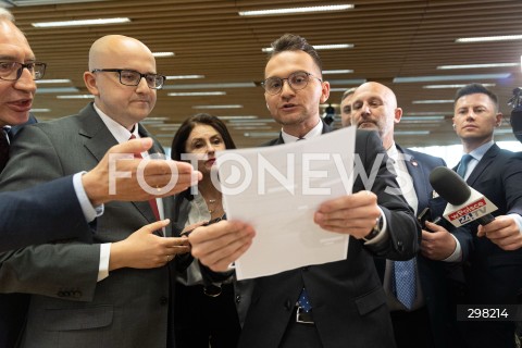  09.05.2025 WARSZAWA<br />
34. POSIEDZENIE SEJMU POSIEDZENIE KOMISJI SPRAWIEDLIWOSCI I PRAW CZLOWIEKA<br />
N/Z ADRIAN WITCZAK DARIUSZ MATECKI<br />
FOT. ANTONI BYSZEWSKI/FOTONEWS 