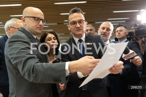  09.05.2025 WARSZAWA<br />
34. POSIEDZENIE SEJMU POSIEDZENIE KOMISJI SPRAWIEDLIWOSCI I PRAW CZLOWIEKA<br />
N/Z ADRIAN WITCZAK DARIUSZ MATECKI<br />
FOT. ANTONI BYSZEWSKI/FOTONEWS 