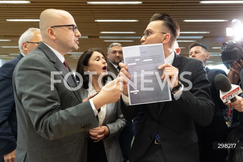  09.05.2025 WARSZAWA<br />
34. POSIEDZENIE SEJMU POSIEDZENIE KOMISJI SPRAWIEDLIWOSCI I PRAW CZLOWIEKA<br />
N/Z ADRIAN WITCZAK DARIUSZ MATECKI<br />
FOT. ANTONI BYSZEWSKI/FOTONEWS 