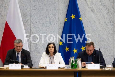  09.05.2025 WARSZAWA<br />
34. POSIEDZENIE SEJMU POSIEDZENIE KOMISJI SLEDCZEJ DS. PEGASUSA<br />
N/Z MARCIN BOSACKI MAGDALENA SROKA TOMASZ TRELA<br />
FOT. ANTONI BYSZEWSKI/FOTONEWS 