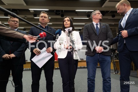  09.05.2025 WARSZAWA<br />
34. POSIEDZENIE SEJMU POSIEDZENIE KOMISJI SLEDCZEJ DS. PEGASUSA<br />
N/Z MARCIN BOSACKI WITOLD ZEMBACZYNSKI TOMASZ TRELA MAGDALENA SROKA WITOLD ZEMBACZYNSKI<br />
FOT. ANTONI BYSZEWSKI/FOTONEWS 