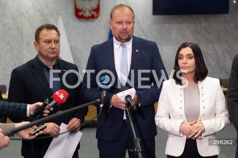 09.05.2025 WARSZAWA<br />
34. POSIEDZENIE SEJMU POSIEDZENIE KOMISJI SLEDCZEJ DS. PEGASUSA<br />
N/Z TOMASZ TRELA MAGDALENA SROKA WITOLD ZEMBACZYNSKI<br />
FOT. ANTONI BYSZEWSKI/FOTONEWS 