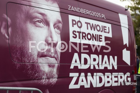  12.05.2025 WARSZAWA<br />
DEBATA WYBORCZA W TELEWIZJI POLSKIEJ<br />
N/Z SAMOCHOD ADRIANA ZANDBERGA<br />
FOT. ANTONI BYSZEWSKI/FOTONEWS 