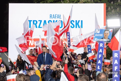  12.05.2025 WARSZAWA<br />
WIEC WYBORCZY RAFALA TRZASKOWSKIEGO PO DEBACIE W TELEWIZJI POLSKIEJ W WARSZAWIE<br />
N/Z RAFAL TRZASKOWSKI<br />
FOT. ANTONI BYSZEWSKI/FOTONEWS 