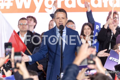  12.05.2025 WARSZAWA<br />
WIEC WYBORCZY RAFALA TRZASKOWSKIEGO PO DEBACIE W TELEWIZJI POLSKIEJ W WARSZAWIE<br />
N/Z RAFAL TRZASKOWSKI<br />
FOT. ANTONI BYSZEWSKI/FOTONEWS 