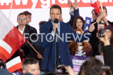  12.05.2025 WARSZAWA<br />
WIEC WYBORCZY RAFALA TRZASKOWSKIEGO PO DEBACIE W TELEWIZJI POLSKIEJ W WARSZAWIE<br />
N/Z RAFAL TRZASKOWSKI<br />
FOT. ANTONI BYSZEWSKI/FOTONEWS 