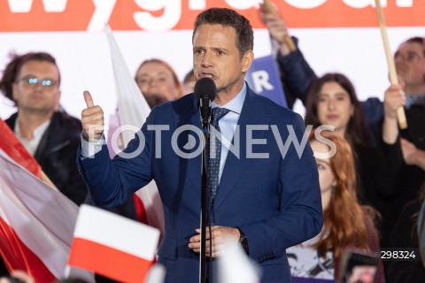  12.05.2025 WARSZAWA<br />
WIEC WYBORCZY RAFALA TRZASKOWSKIEGO PO DEBACIE W TELEWIZJI POLSKIEJ W WARSZAWIE<br />
N/Z RAFAL TRZASKOWSKI<br />
FOT. ANTONI BYSZEWSKI/FOTONEWS 