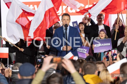  12.05.2025 WARSZAWA<br />
WIEC WYBORCZY RAFALA TRZASKOWSKIEGO PO DEBACIE W TELEWIZJI POLSKIEJ W WARSZAWIE<br />
N/Z RAFAL TRZASKOWSKI<br />
FOT. ANTONI BYSZEWSKI/FOTONEWS 