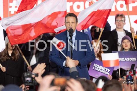  12.05.2025 WARSZAWA<br />
WIEC WYBORCZY RAFALA TRZASKOWSKIEGO PO DEBACIE W TELEWIZJI POLSKIEJ W WARSZAWIE<br />
N/Z RAFAL TRZASKOWSKI<br />
FOT. ANTONI BYSZEWSKI/FOTONEWS 