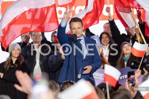  12.05.2025 WARSZAWA<br />
WIEC WYBORCZY RAFALA TRZASKOWSKIEGO PO DEBACIE W TELEWIZJI POLSKIEJ W WARSZAWIE<br />
N/Z RAFAL TRZASKOWSKI<br />
FOT. ANTONI BYSZEWSKI/FOTONEWS 