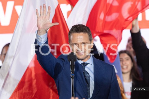  12.05.2025 WARSZAWA<br />
WIEC WYBORCZY RAFALA TRZASKOWSKIEGO PO DEBACIE W TELEWIZJI POLSKIEJ W WARSZAWIE<br />
N/Z RAFAL TRZASKOWSKI<br />
FOT. ANTONI BYSZEWSKI/FOTONEWS 