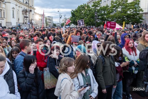  15.05.2025 WARSZAWA<br />
WIEC PRZEDWYBORCZY KANDYDATA NA PREZYDENTA RP ADRIANA ZANDBERGA W WARSZAWIE<br />
N/Z TLUM WYBORCOW<br />
FOT. ANTONI BYSZEWSKI/FOTONEWS 