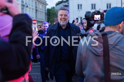  15.05.2025 WARSZAWA<br />
WIEC PRZEDWYBORCZY KANDYDATA NA PREZYDENTA RP ADRIANA ZANDBERGA W WARSZAWIE<br />
N/Z ADRIAN ZANDBERG<br />
FOT. ANTONI BYSZEWSKI/FOTONEWS 