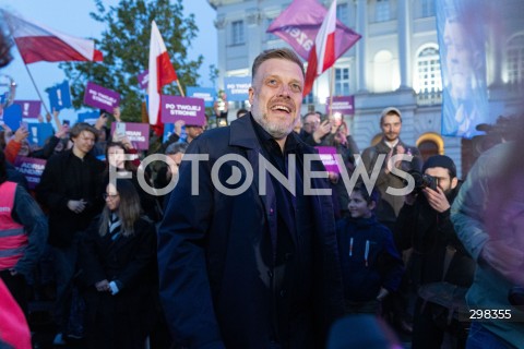  15.05.2025 WARSZAWA<br />
WIEC PRZEDWYBORCZY KANDYDATA NA PREZYDENTA RP ADRIANA ZANDBERGA W WARSZAWIE<br />
N/Z ADRIAN ZANDBERG<br />
FOT. ANTONI BYSZEWSKI/FOTONEWS 