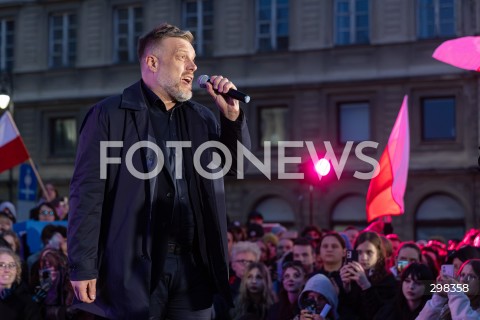  15.05.2025 WARSZAWA<br />
WIEC PRZEDWYBORCZY KANDYDATA NA PREZYDENTA RP ADRIANA ZANDBERGA W WARSZAWIE<br />
N/Z ADRIAN ZANDBERG<br />
FOT. ANTONI BYSZEWSKI/FOTONEWS 