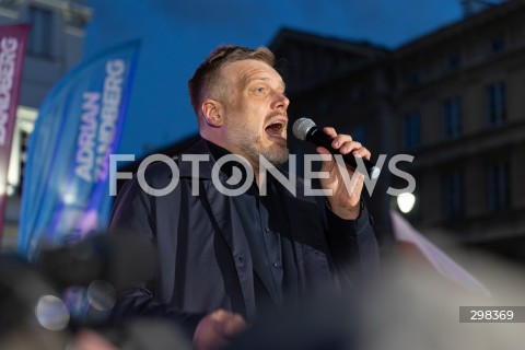  15.05.2025 WARSZAWA<br />
WIEC PRZEDWYBORCZY KANDYDATA NA PREZYDENTA RP ADRIANA ZANDBERGA W WARSZAWIE<br />
N/Z ADRIAN ZANDBERG<br />
FOT. ANTONI BYSZEWSKI/FOTONEWS 