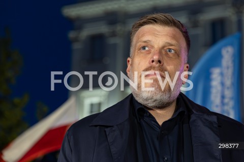  15.05.2025 WARSZAWA<br />
WIEC PRZEDWYBORCZY KANDYDATA NA PREZYDENTA RP ADRIANA ZANDBERGA W WARSZAWIE<br />
N/Z ADRIAN ZANDBERG<br />
FOT. ANTONI BYSZEWSKI/FOTONEWS 