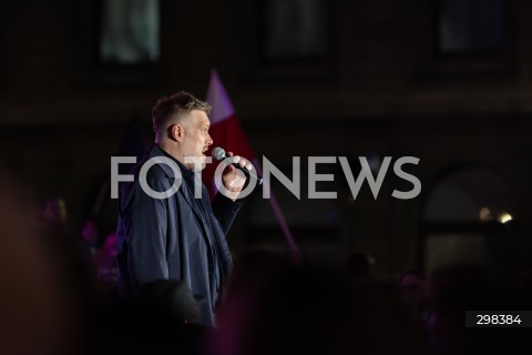  15.05.2025 WARSZAWA<br />
WIEC PRZEDWYBORCZY KANDYDATA NA PREZYDENTA RP ADRIANA ZANDBERGA W WARSZAWIE<br />
N/Z ADRIAN ZANDBERG<br />
FOT. ANTONI BYSZEWSKI/FOTONEWS 