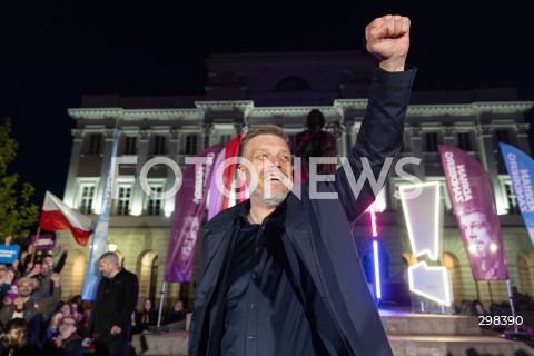  15.05.2025 WARSZAWA<br />
WIEC PRZEDWYBORCZY KANDYDATA NA PREZYDENTA RP ADRIANA ZANDBERGA W WARSZAWIE<br />
N/Z ADRIAN ZANDBERG<br />
FOT. ANTONI BYSZEWSKI/FOTONEWS 