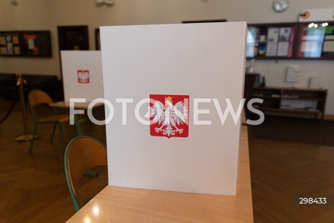  18.05.2025 WARSZAWA<br />
WYBORY PREZYDENCKIE 2025 W WARSZAWIE<br />
N/Z LOKAL WYBORCZY<br />
FOT. ANTONI BYSZEWSKI/FOTONEWS 