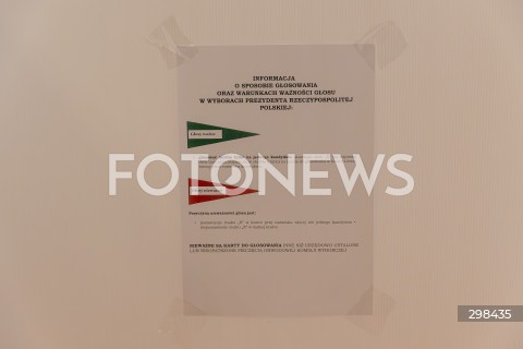  18.05.2025 WARSZAWA<br />
WYBORY PREZYDENCKIE 2025 W WARSZAWIE<br />
N/Z INSTRUKCJA GLOSOWANIA<br />
FOT. ANTONI BYSZEWSKI/FOTONEWS 