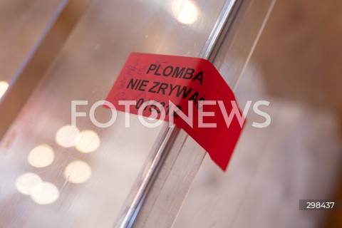  18.05.2025 WARSZAWA<br />
WYBORY PREZYDENCKIE 2025 W WARSZAWIE<br />
N/Z PLOMBA NA URNIE WYBORCZEJ<br />
FOT. ANTONI BYSZEWSKI/FOTONEWS 
