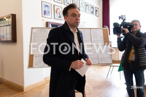  18.05.2025 WARSZAWA<br />
WYBORY PREZYDENCKIE 2025 W WARSZAWIE GLOSOWANIE MINISTRA FINANSOW ANDRZEJA DOMANSKIEGO<br />
N/Z ANDRZEJ DOMANSKI<br />
FOT. ANTONI BYSZEWSKI/FOTONEWS 