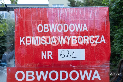  18.05.2025 WARSZAWA<br />
WYBORY PREZYDENCKIE 2025 W WARSZAWIE<br />
N/Z ZNAK OBWODOWA KOMISJA WYBORCZA<br />
FOT. ANTONI BYSZEWSKI/FOTONEWS 