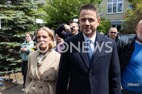  18.05.2025 WARSZAWA<br />
WYBORY PREZYDENCKIE 2025 W WARSZAWIE<br />
GLOSOWANIE PREZYDENTA M.ST WARSZAWY RAFALA TRZASKOWSKIEGO WRAZ Z ZONA<br />
N/Z RAFAL TRZASKOWSKI MALGORZATA TRZASKOWSKA<br />
FOT. ANTONI BYSZEWSKI/FOTONEWS 