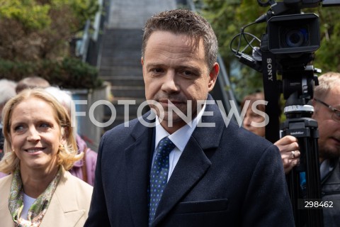  18.05.2025 WARSZAWA<br />
WYBORY PREZYDENCKIE 2025 W WARSZAWIE<br />
GLOSOWANIE PREZYDENTA M.ST WARSZAWY RAFALA TRZASKOWSKIEGO WRAZ Z ZONA<br />
N/Z RAFAL TRZASKOWSKI MALGORZATA TRZASKOWSKA<br />
FOT. ANTONI BYSZEWSKI/FOTONEWS 