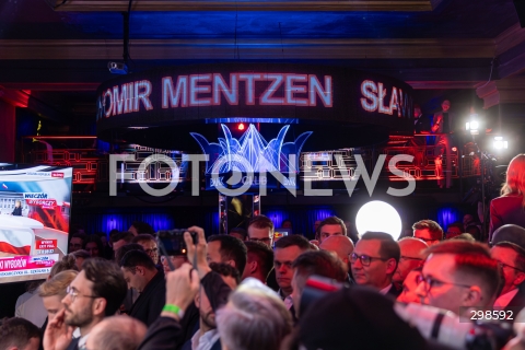  18.05.2025 WARSZAWA<br />
WYBORY PREZYDENCKIE 2025<br />
WIECZOR WYBORCZY SLAWOMIRA MENTZENA<br />
N/Z NAPIS MENTZEN<br />
FOT. ANTONI BYSZEWSKI/FOTONEWS 