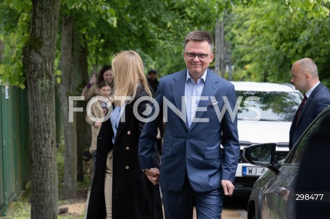  18.05.2025 OTWOCK<br />
WYBORY PREZYDENCKIE 2025<br />
N/Z URSZULA BRZEZINSKA HOLOWNIA SZYMON HOLOWNIA<br />
FOT. MARCIN BANASZKIEWICZ/FOTONEWS  