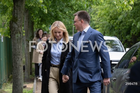  18.05.2025 OTWOCK<br />
WYBORY PREZYDENCKIE 2025<br />
N/Z URSZULA BRZEZINSKA HOLOWNIA SZYMON HOLOWNIA<br />
FOT. MARCIN BANASZKIEWICZ/FOTONEWS  